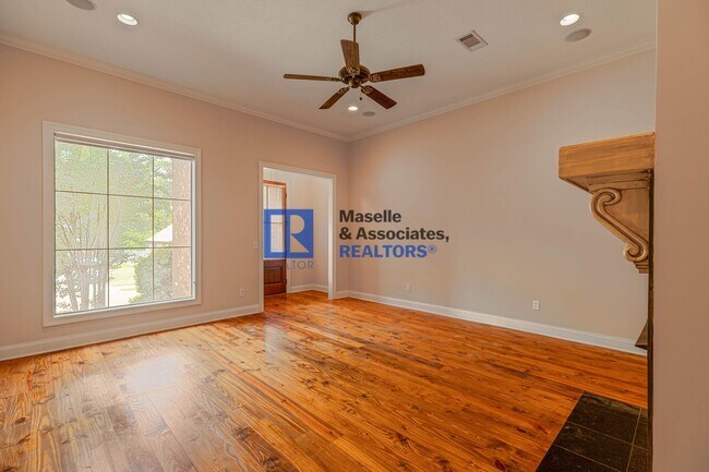 Building Photo - 3 Bed/2 Bath Home in Stillhouse