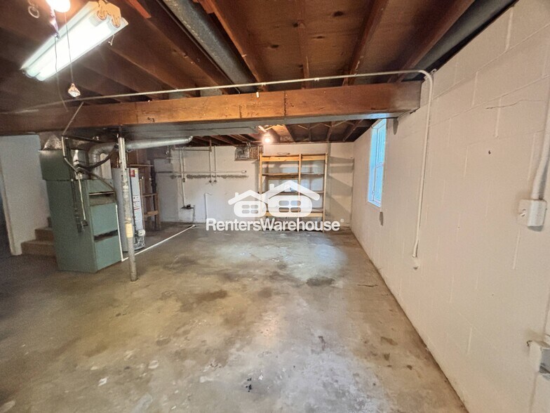 Building Photo - 349 Rose Ave