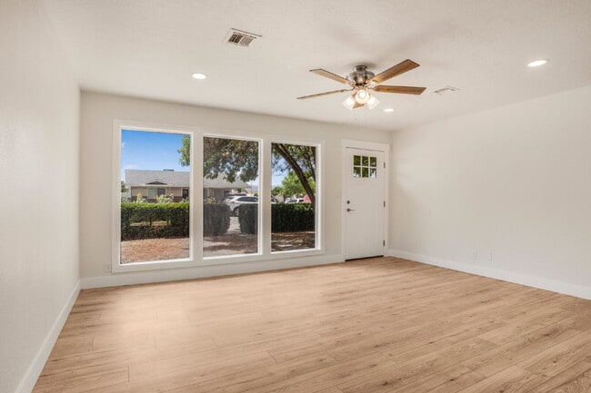 Building Photo - "Charming Newly Remodeled 4-Bed Oasis Touches in St. George – 1528 Sq Ft of Comfort!"