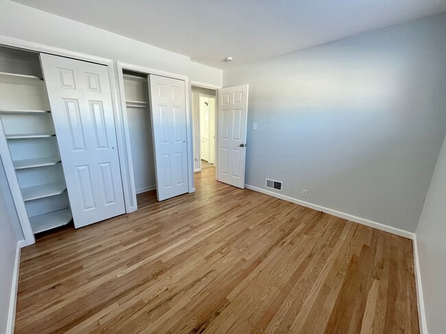 Building Photo - Charming Renovated 2bed/1bath Denver Home ...