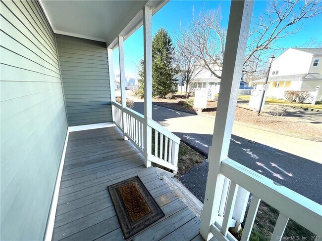 Building Photo - 92 Limewood Ave