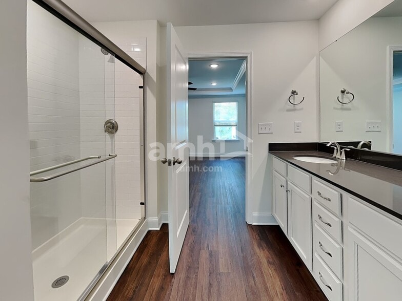 Building Photo - 14038 Belle Mont Dr