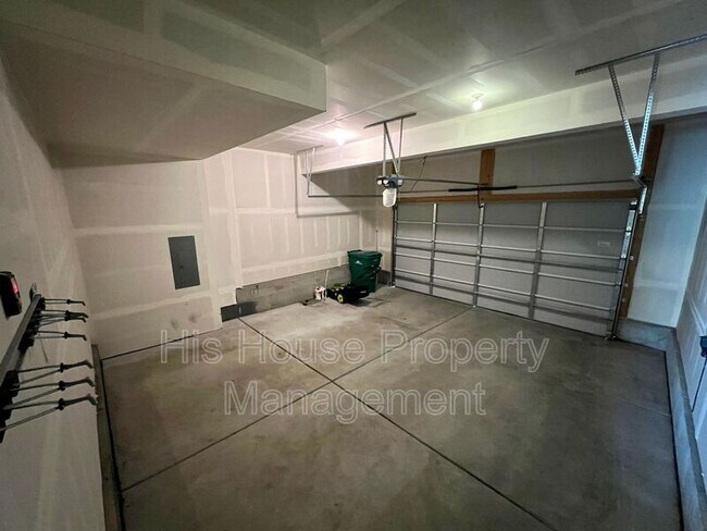 Building Photo - 3218 San Carlo Ave