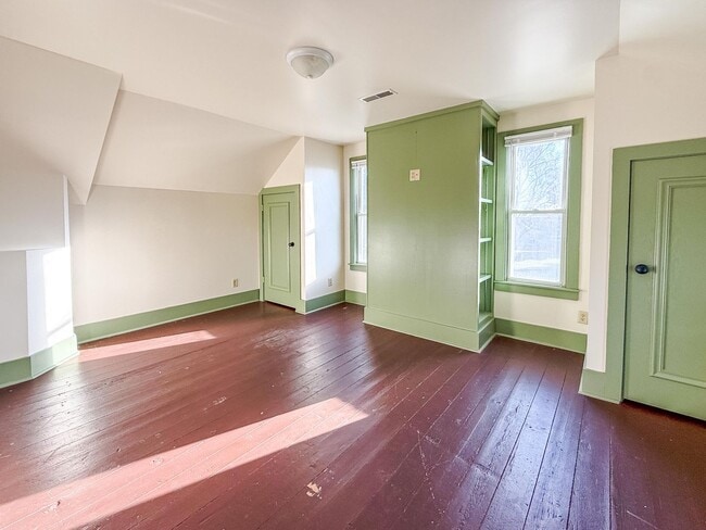 Building Photo - 3 bedroom, 2 bathroom Quiet Retreat With Scenic Views-Mansfield, Illinois