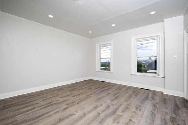 Building Photo - 1130 1st St
