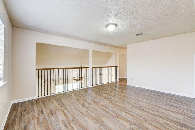 Building Photo - 2107 Collingsfield Dr