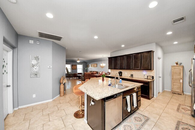 Building Photo - 3030 Dripping Springs Ct