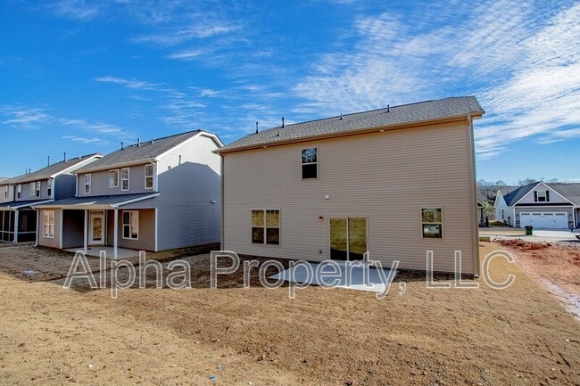 Building Photo - 104 Creekland Wy