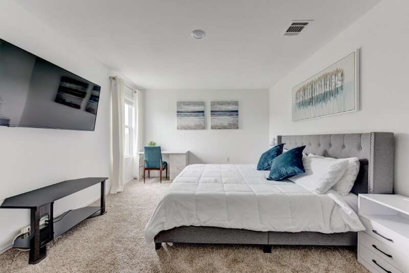 Building Photo - 2204 Nightview Dr