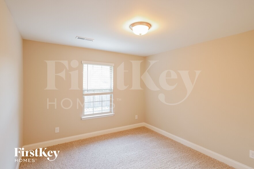 Building Photo - 145 Hillcrest Dr