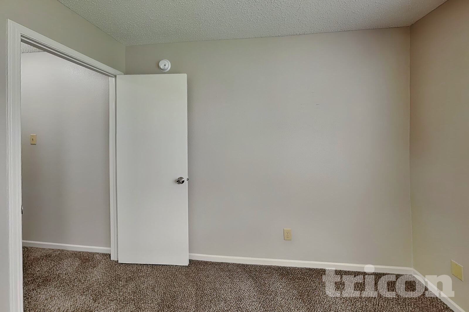 Building Photo - 5753 N Jamestown Dr