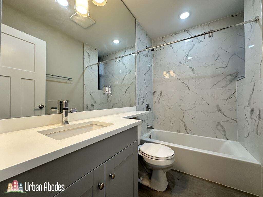 Building Photo - 445 W Belden Ave