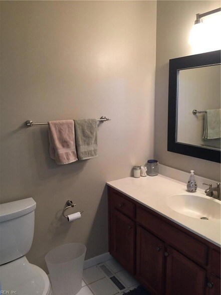 Building Photo - 2312 Kingbird Ln