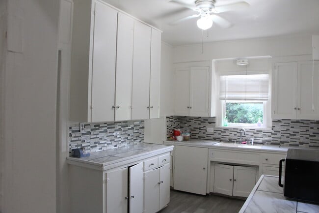 Building Photo - 2370 Harrison Ave