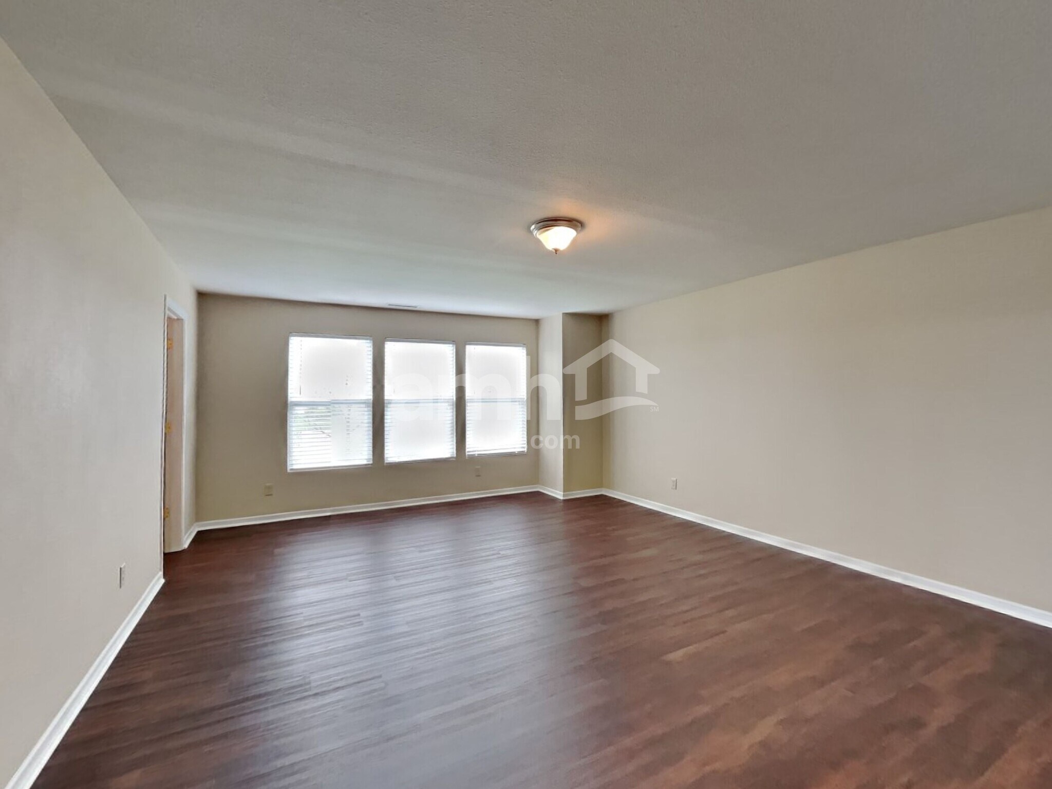 Building Photo - 10522 McClain Dr