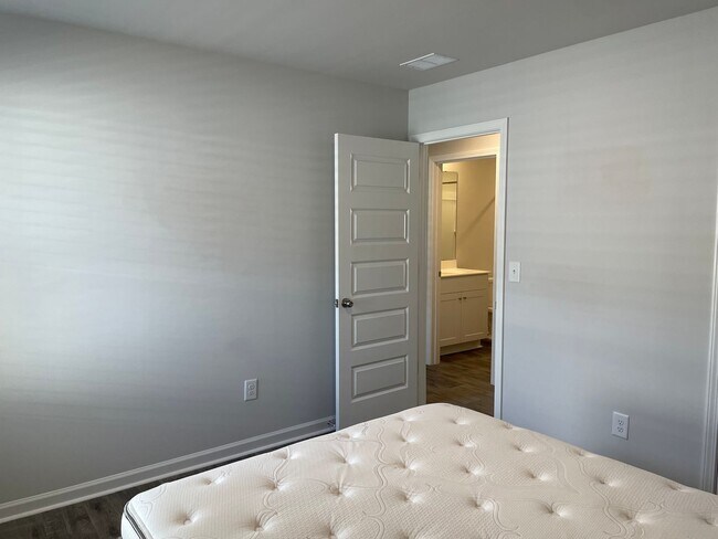 Building Photo - 3 Bedroom 2 Bathroom House in Sunfish Cove Sunset Beach NC