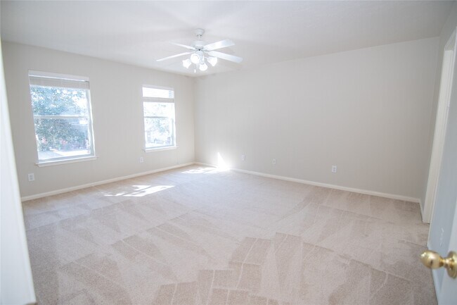 Building Photo - 25914 Chapman Falls Dr