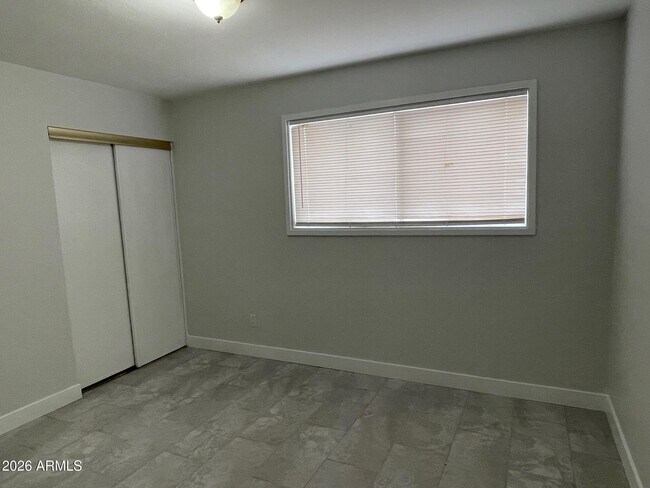 Building Photo - 1915 E Gemini Dr