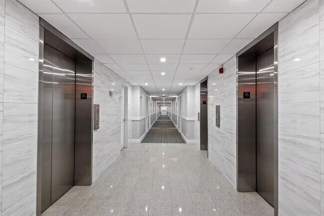 Building Photo - 3700 Galt Ocean Dr