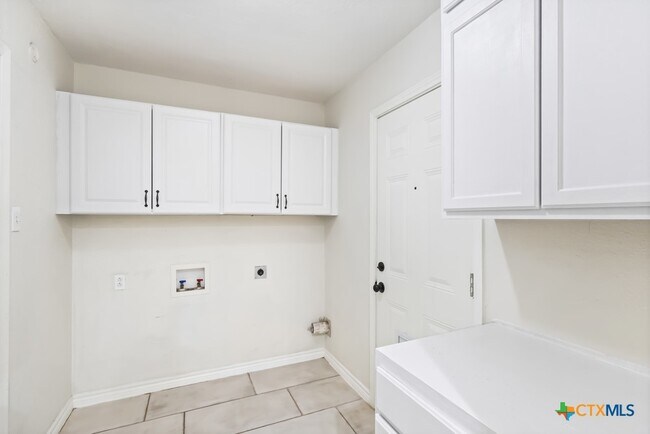 Building Photo - 115 Da Gama Dr