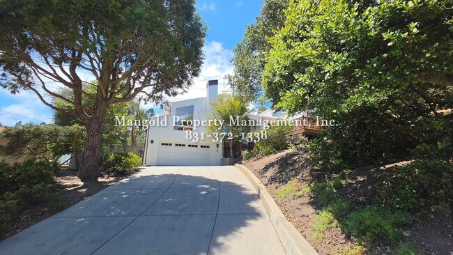 Building Photo - 28 Castanada Pl