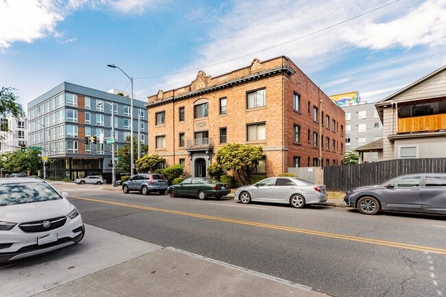 Primary Photo - Davison Apartments
