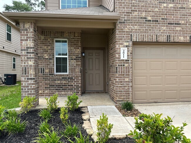 Building Photo - 2611 Hoffman Ln