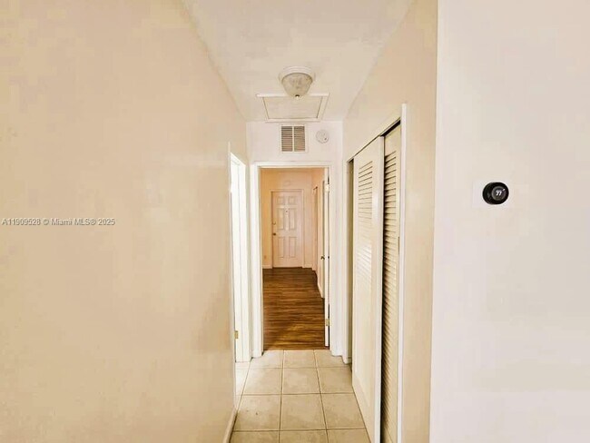 Building Photo - 3217 NE 7th Pl