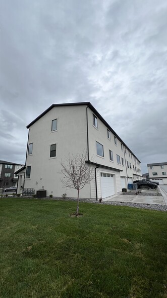 Building Photo - 594 S 900 W