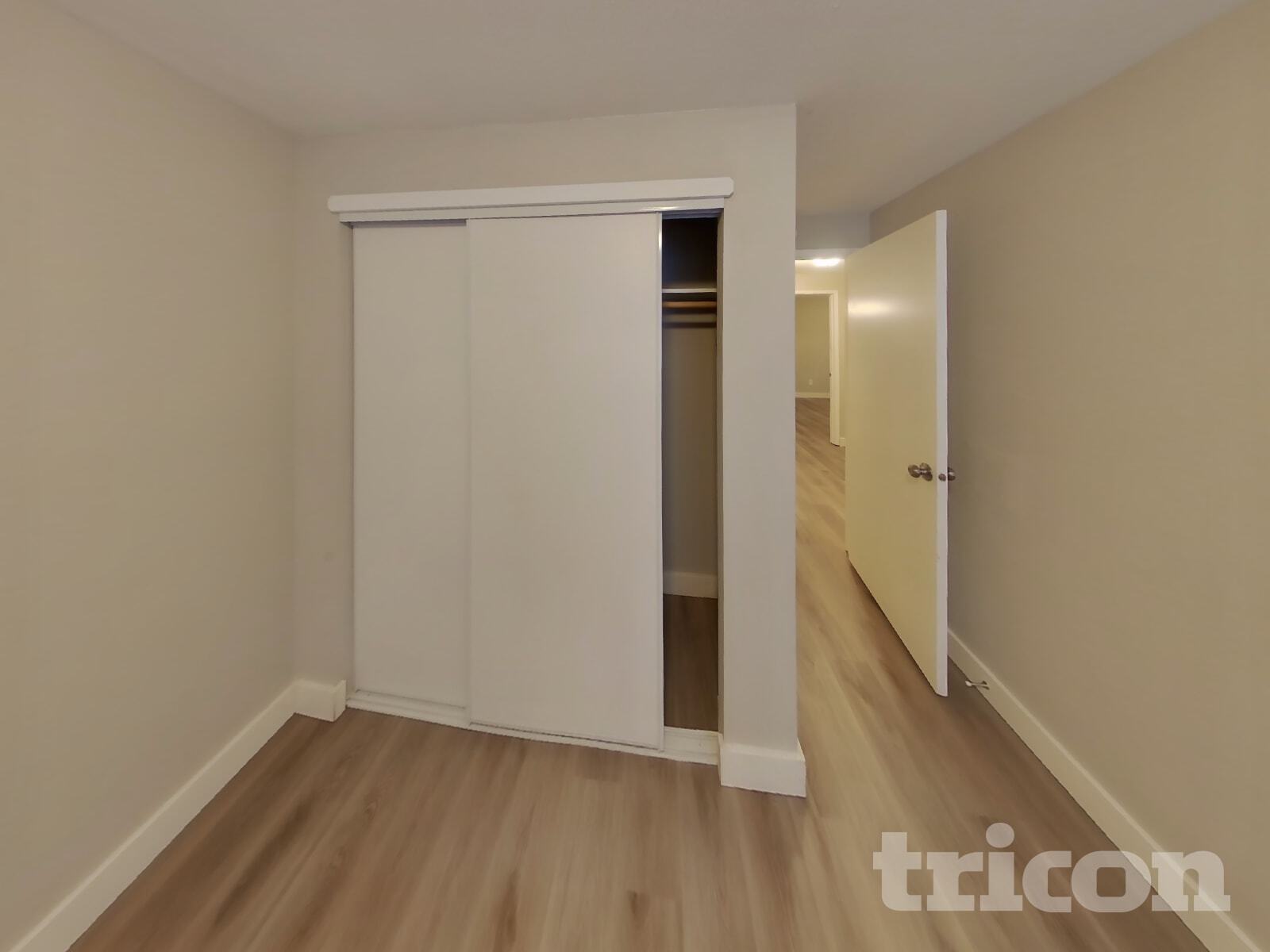 Building Photo - 1021 30th St NE