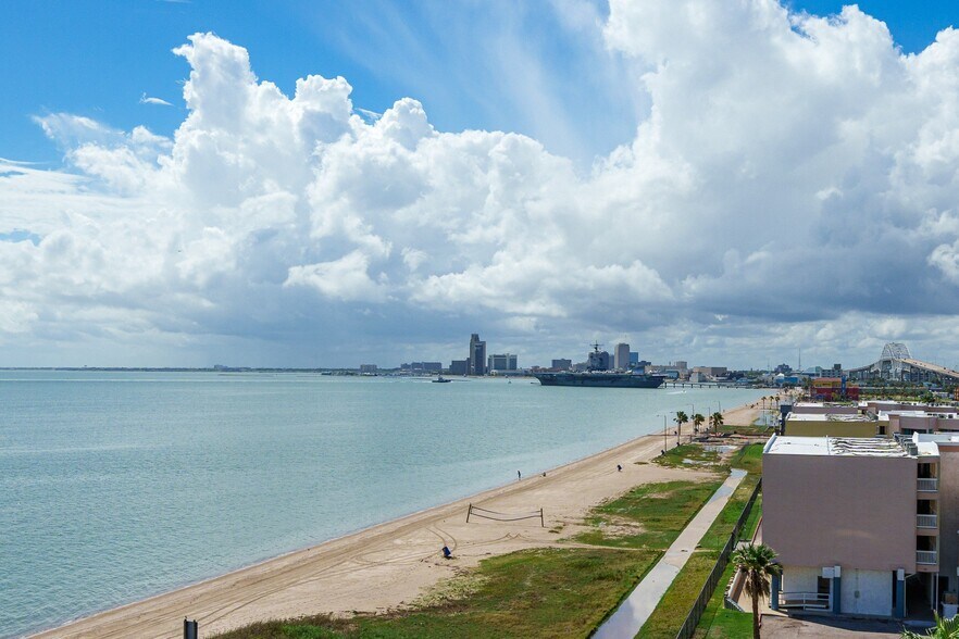Building Photo - 4000 Surfside Blvd