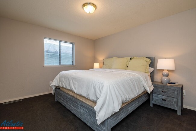 Building Photo - Desirable Home | Oceans Views | Close To B...