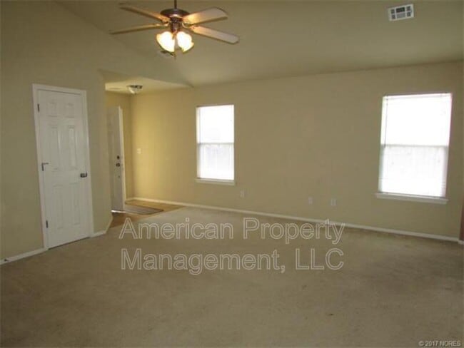 Building Photo - 11108 N 143rd E Ave