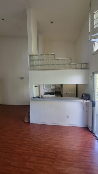 Building Photo - 10960 Ashton Ave