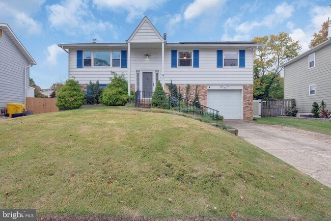 Building Photo - 852 Birchwood Ct