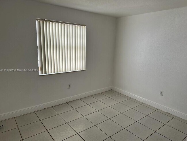 Building Photo - 17255 SW 95th Ave