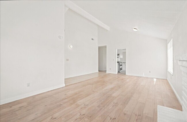 Building Photo - 1379 San Juan Rd