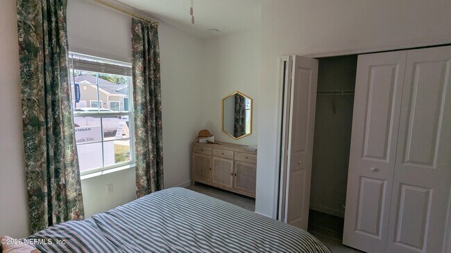 Building Photo - 15615 Thomas Crk Wy