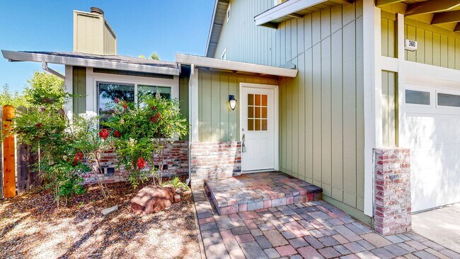 Building Photo - 360 Manka Cir