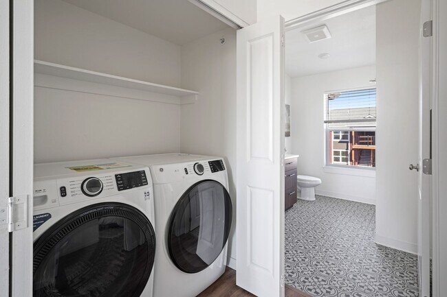 Building Photo - Spring Into Savings: $500 Rent Credit & $5...