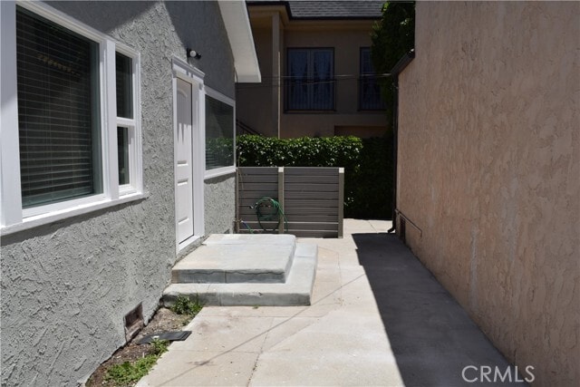 Building Photo - 552 W 22nd St