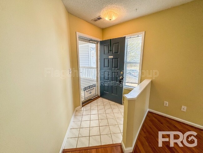 Building Photo - 3306 Mulberry Ln