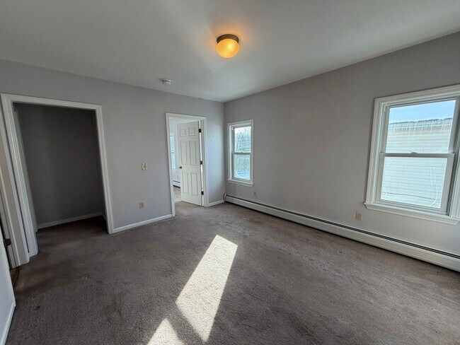 Building Photo - 112 Columbia St