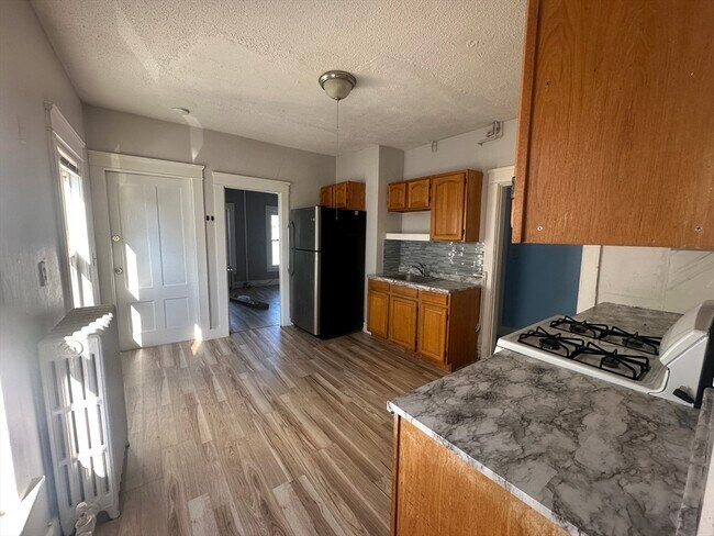 Building Photo - 124 Kendall St