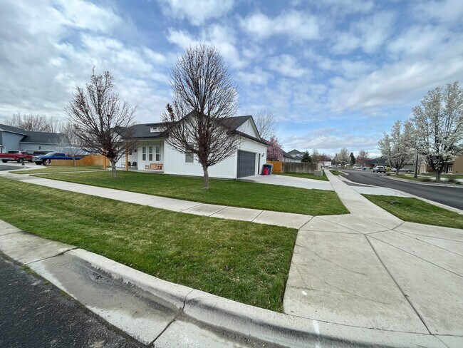 Building Photo - 67 Cobblestone Ct
