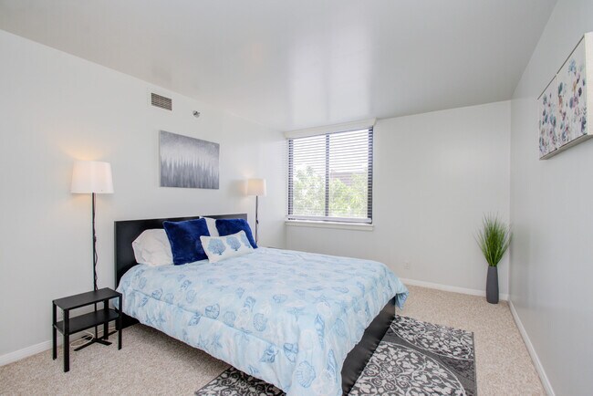 Building Photo - 3525 Sage Rd