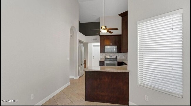 Building Photo - 16632 S 37th Way