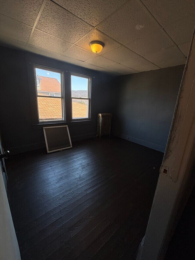 Building Photo - SELLING-521-523 Dorothy Ave