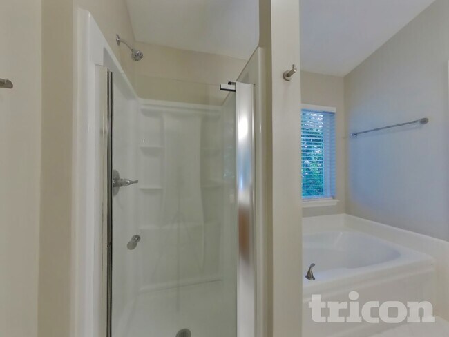 Building Photo - 202 Harris Ct