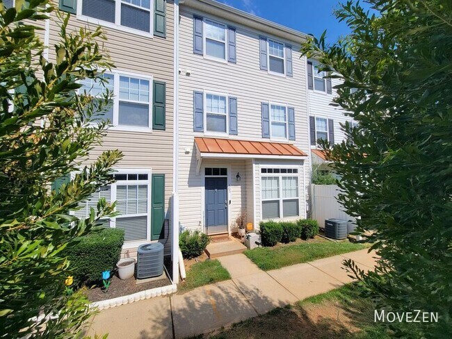 Building Photo - 2200 Valley Edge Dr